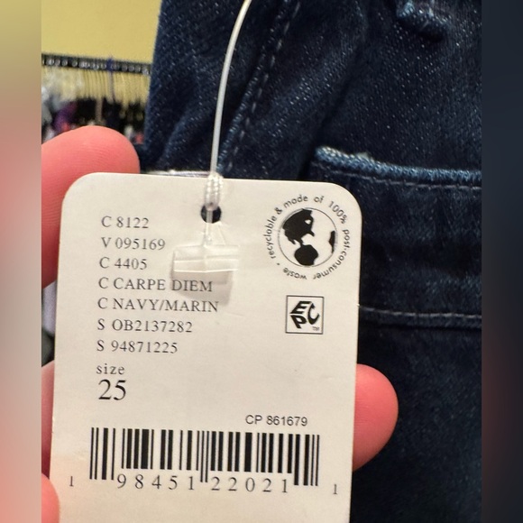 Free People We The Free “Always Tomorrow Low Rise Capri” in Carpe Diem, NWT - Picture 9 of 9